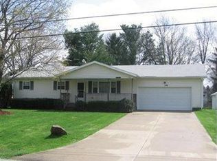 1186 Sweetbriar Dr, Mogadore, OH 44260