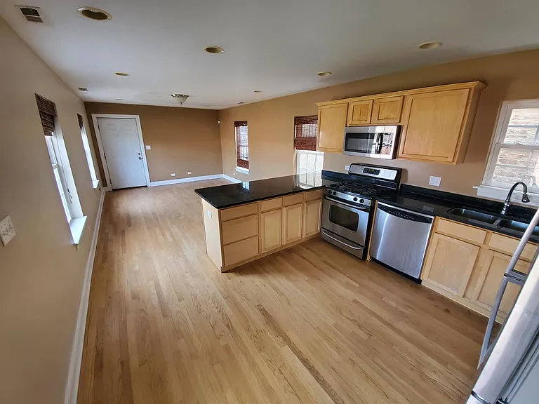 2453 W Grenshaw St #B — Photo 3