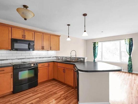 4th image of 76 Westfield Pl