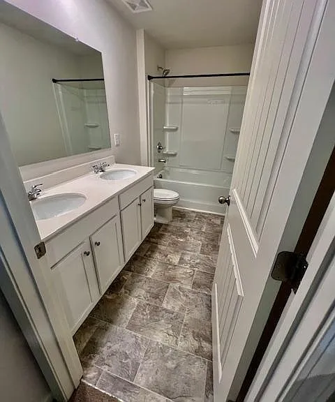 2728 Piper Dr S — Photo 26