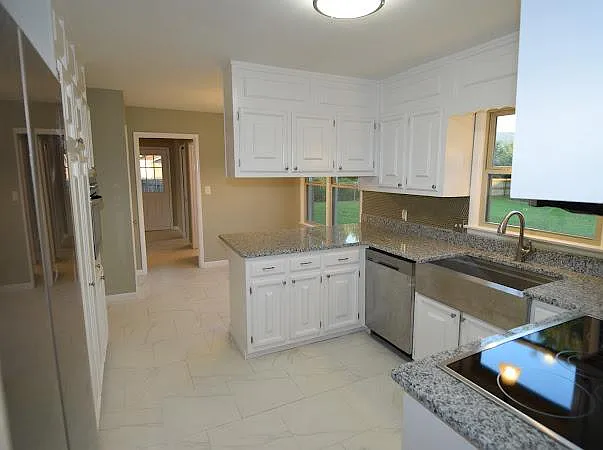 812 Farley Dr SE — Photo 18