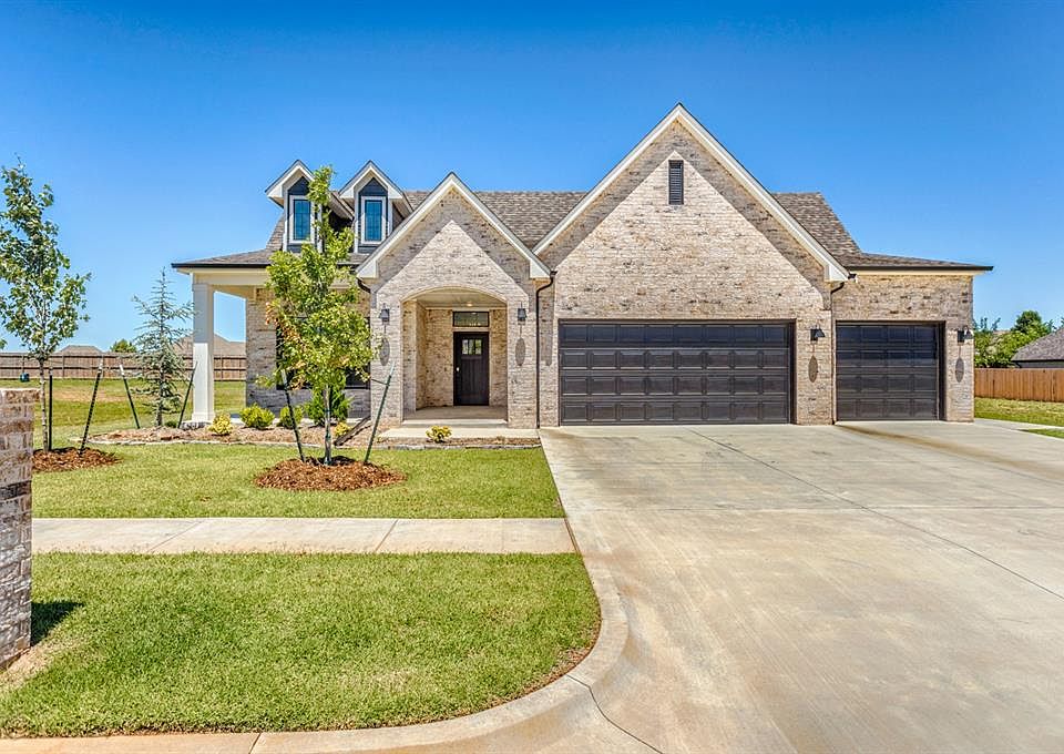 1st image of 2805 Crystal Creek Dr