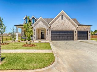 2805 Crystal Creek Dr, Yukon, OK 73099