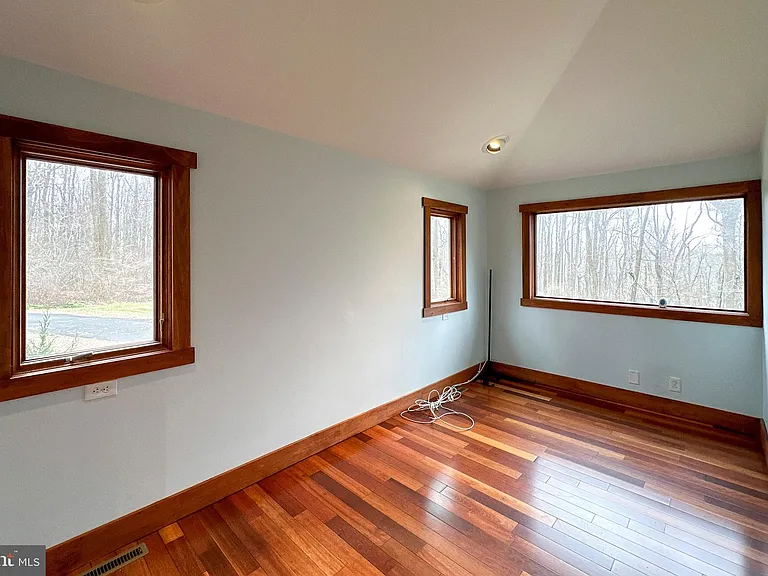 19 Ridgeview Rd — Photo 17