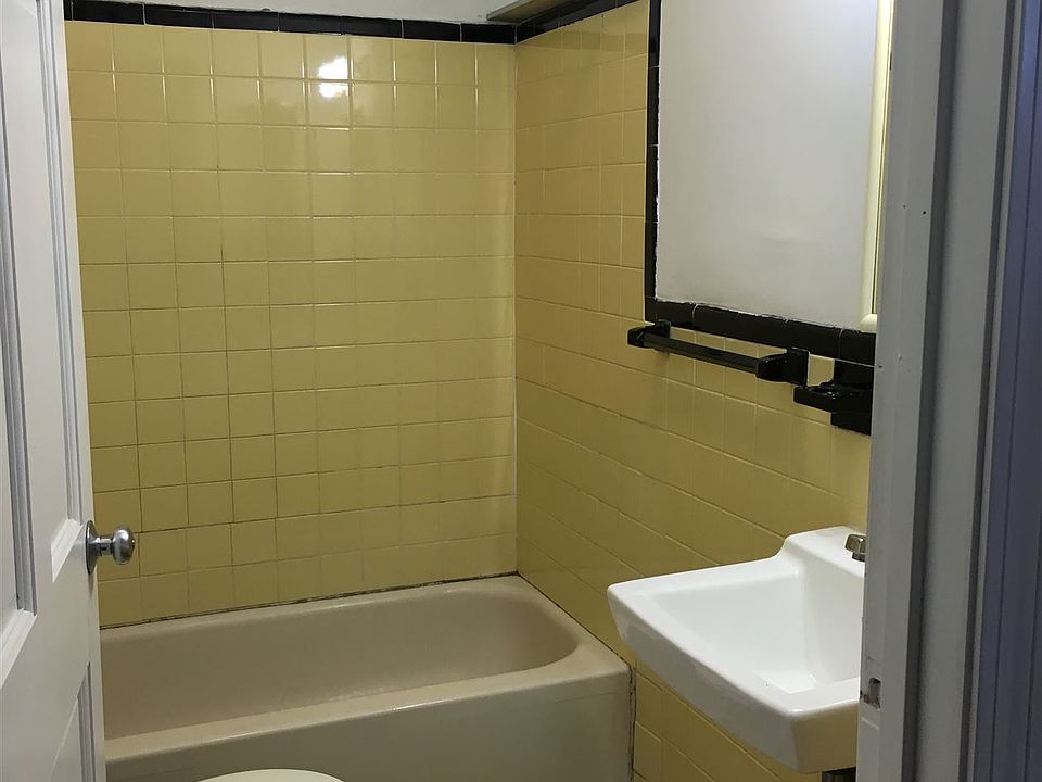 2nd image of 375 Centre St