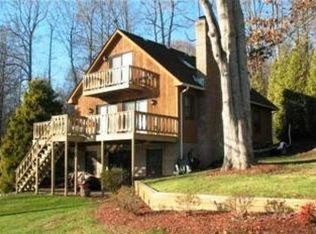 753 N Lakeshore Dr, Louisa, VA 23093