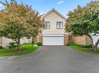 825 Braeman Ct, Libertyville, IL 60048