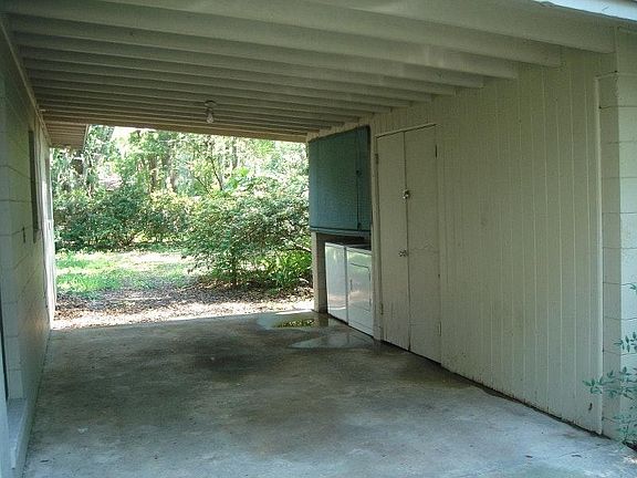 3rd image of 835 NW 14th Ave