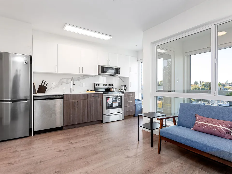 2551 Kingsway #502