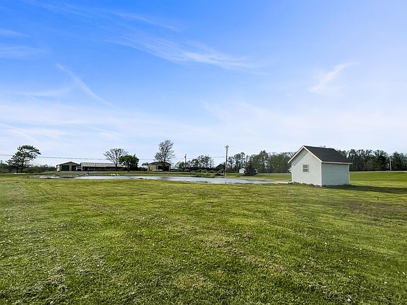 4th image of 3142 Township Road 37 W