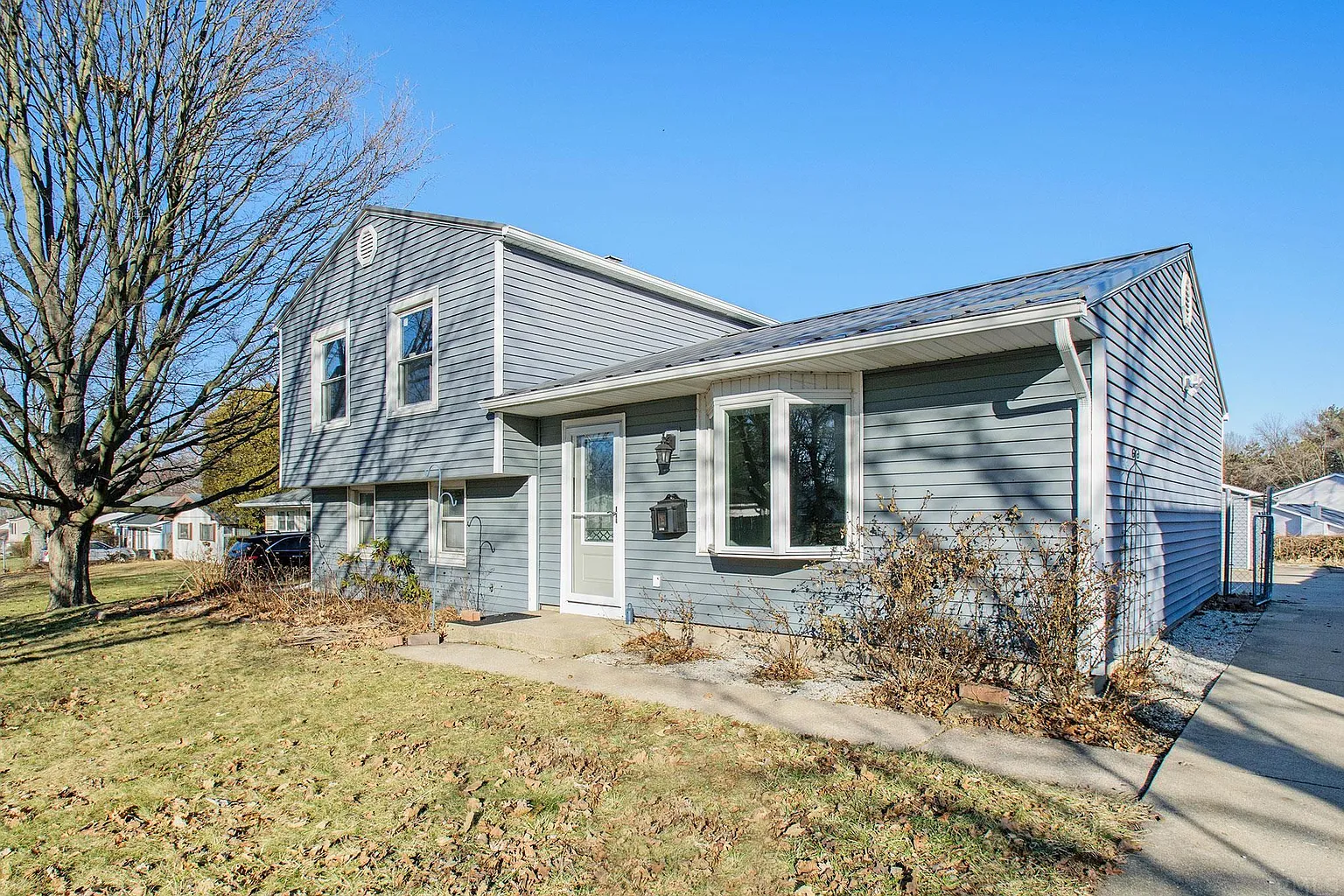 4304 Coral Dr photo 1