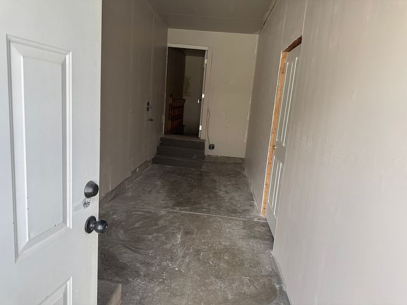 3rd image of 4979 W 11000 N Basement 1