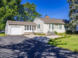 1049 Shoecraft Rd, Webster, NY 14580