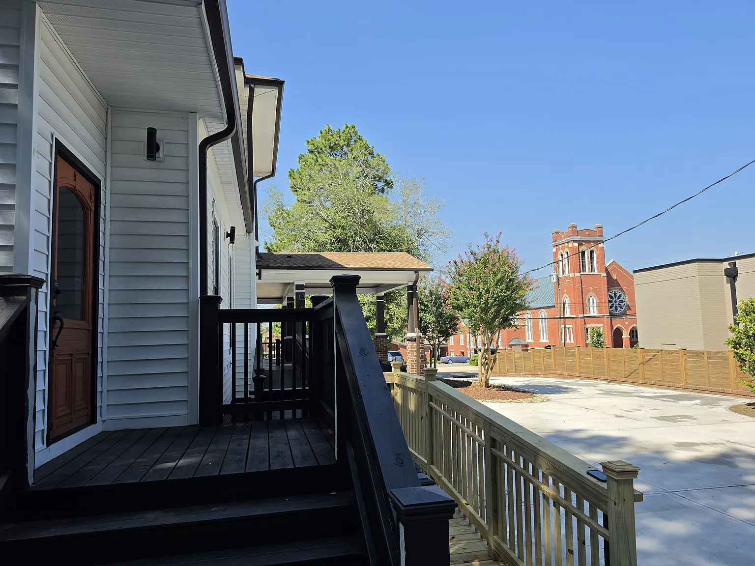 2 bed, 940 sqft, $1,695 — Photo 1