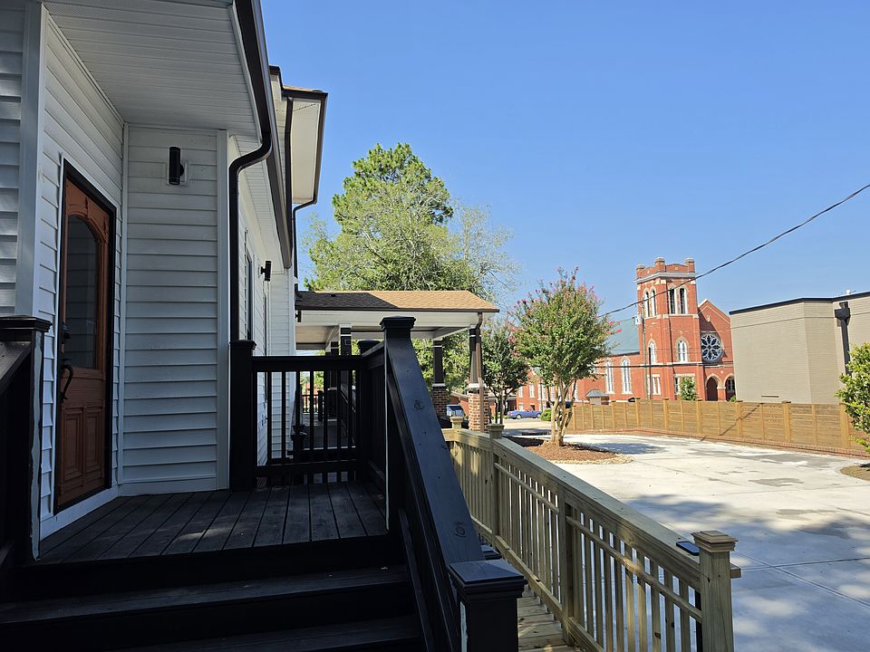 1st image of 118 Hawkins Ave #201