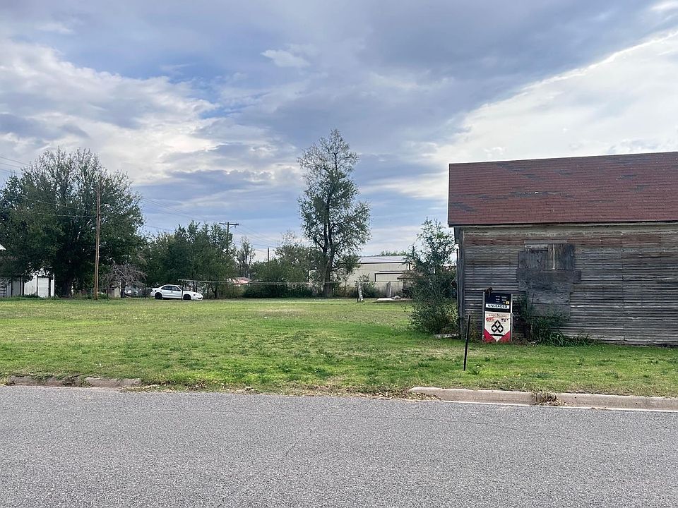 2nd image of 210 NW 2nd St
