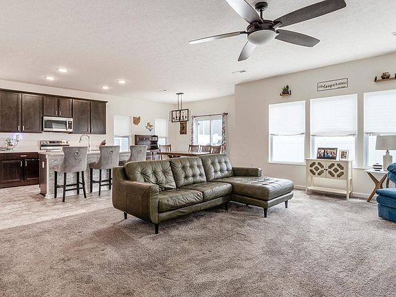 3rd image of 5363 Shannon Square Dr
