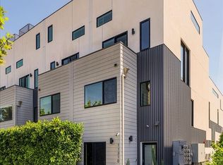 11310 Victory Blvd, North Hollywood, CA