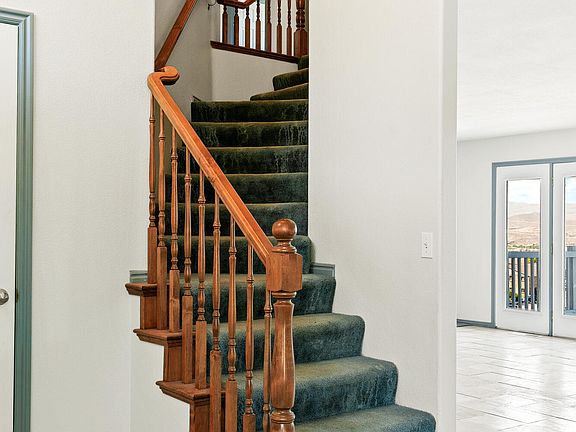5th image of 557 N Thousand West Cir
