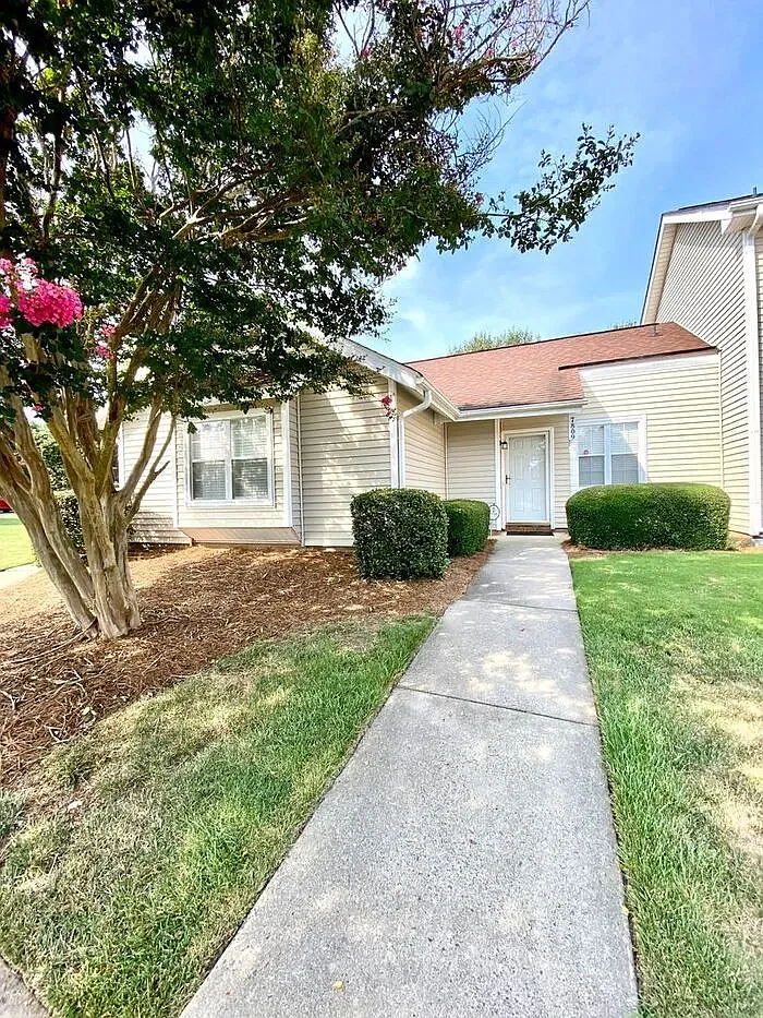 2 bed, 1016 sqft, $1,675 — Photo 1