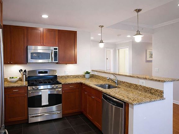 5th image of 700 Grove St APT 12F