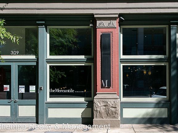 2nd image of 309 Market Mercantile Gallery Lcks #303