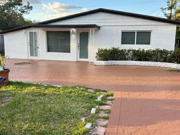 5701 Freedom St, Hollywood, FL 33021