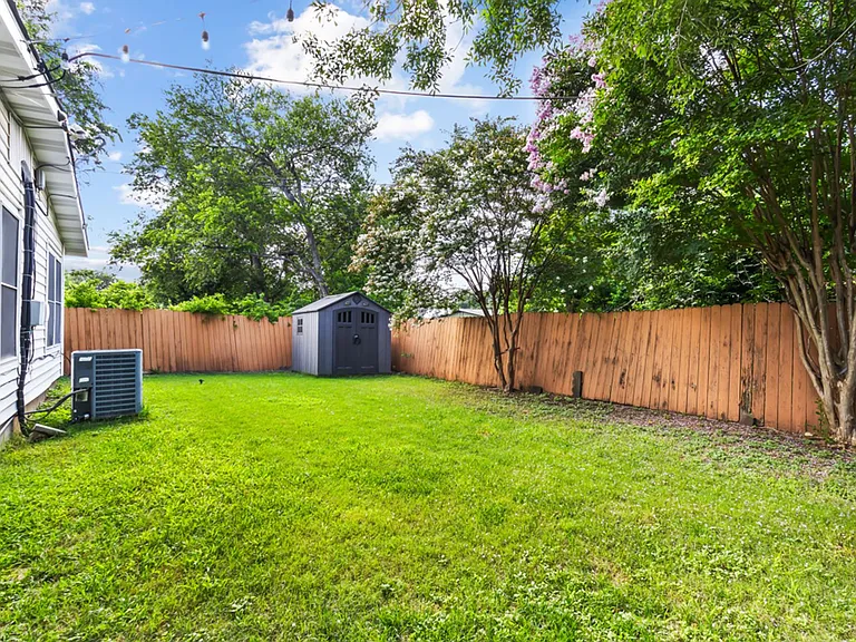 230 Brettonwood Dr — Photo 24