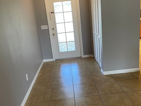 5th image of 113 SW 44th St