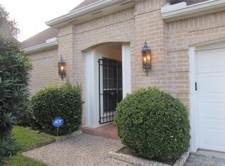 318 Champions Colony Iii, Houston, TX 77069