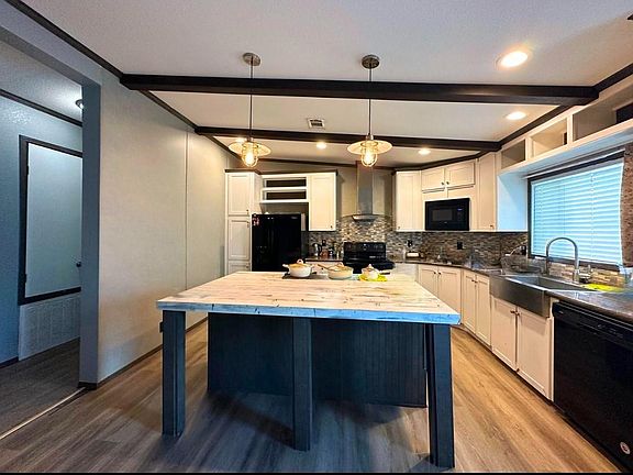 2nd image of 2130 Mathias Ln