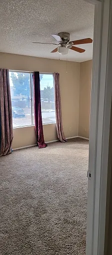 6024 W Townley Ave — Photo 7