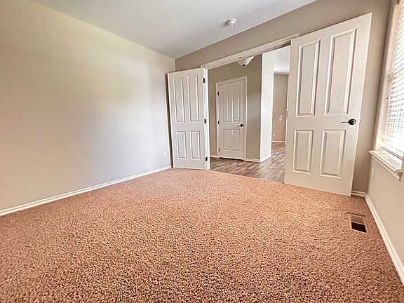 5th image of 1022 S 88th Ave