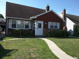 42 Evergreen Ave, Lynbrook, NY 11563