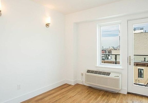 4th image of 588 Myrtle Ave APT 403