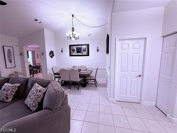 5th image of 265 Justene Cir