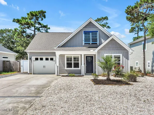 127 NE 15th St, Oak Island, NC 28465
