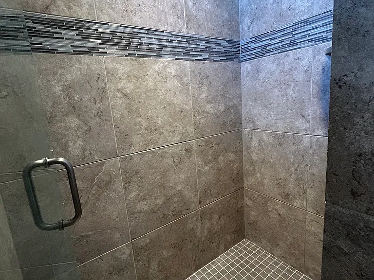 231 N 725 W — Photo 22