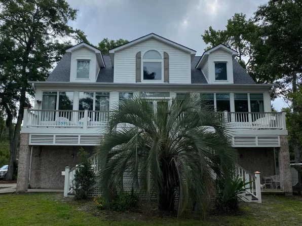 27 Tuscarora Ave, Beaufort, SC 29907