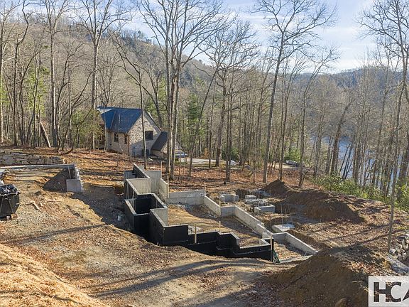 5th image of 5 N Ridgeline Road