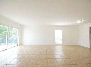 6900 N Kendall Dr APT A209, Pinecrest, FL 33156