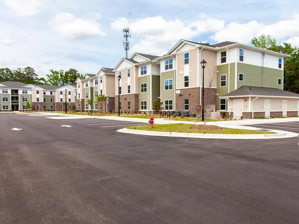 Palatine Meadows, 3000 Academic Dr, New Bern, NC 28562