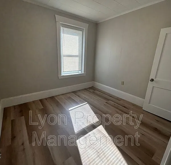 415 Main St #5 — Photo 8