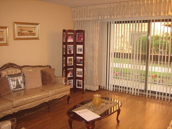2nd image of 6546 N California Ave APT 102