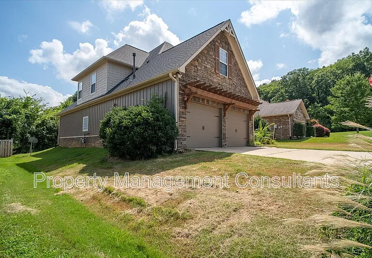 2903 Magnolia Park Dr SE — Photo 3