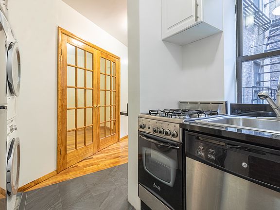 5th image of 31 Bedford St APT 35