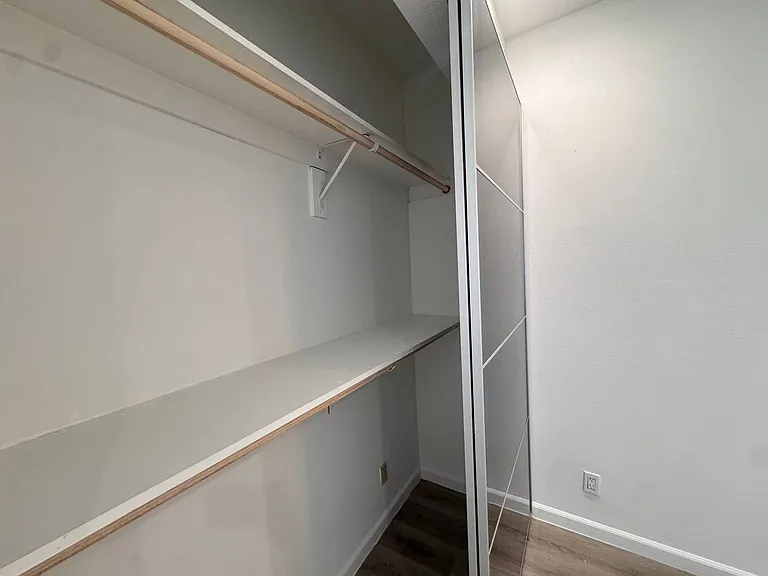 8915 Burton Way — Photo 18