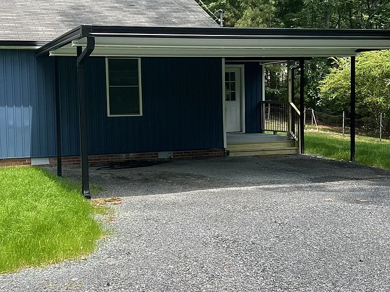 367 Lafayette Rd — Photo 4