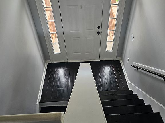 3rd image of 3010 Creekview Ln