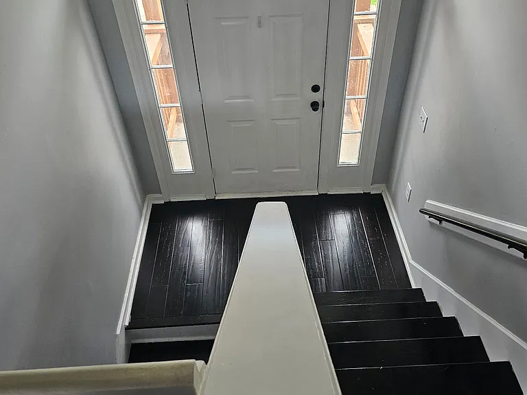 3010 Creekview Ln — Photo 3